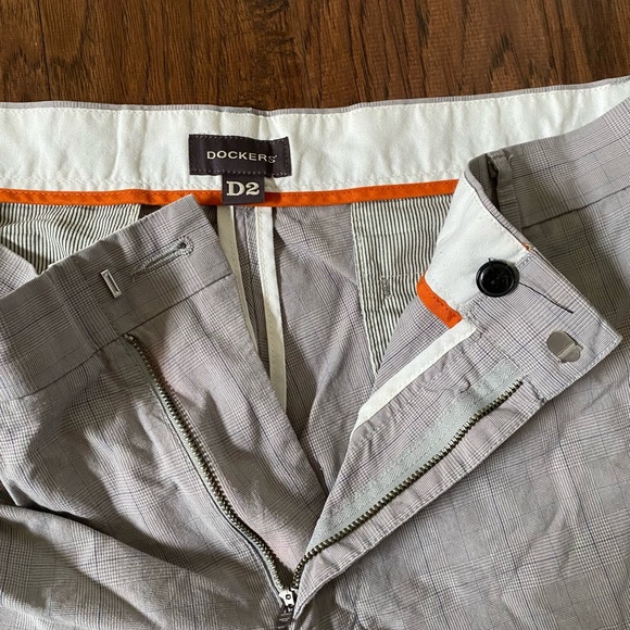 Men’s 38 grey Dockers khakis - Picture 3 of 7